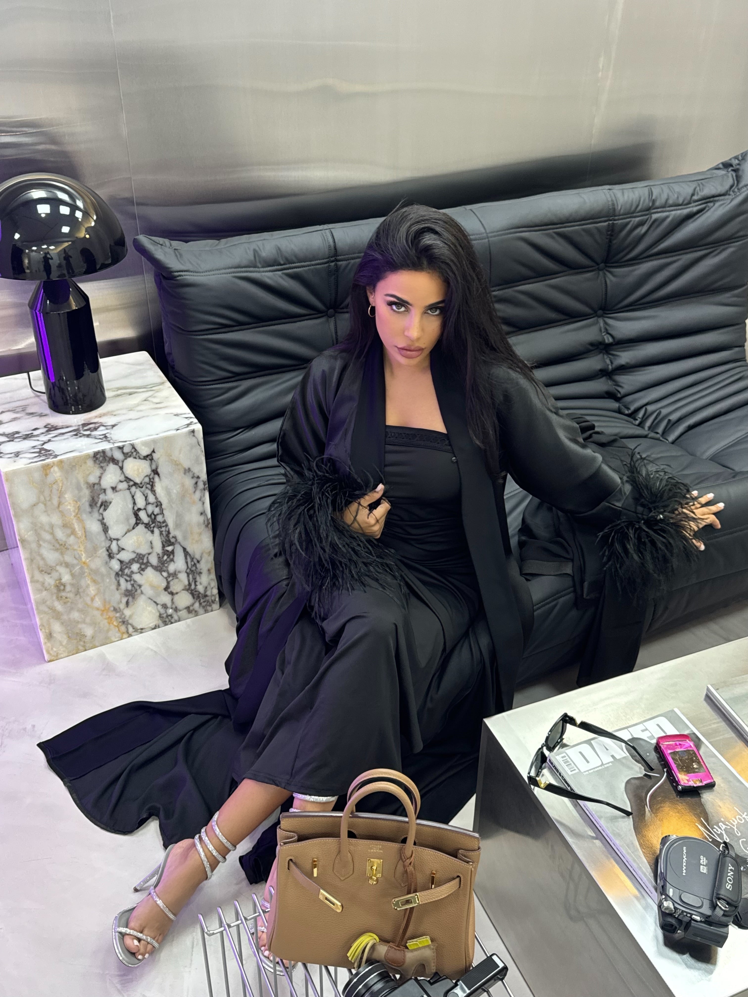 Abaya Black Panther feather sleeve