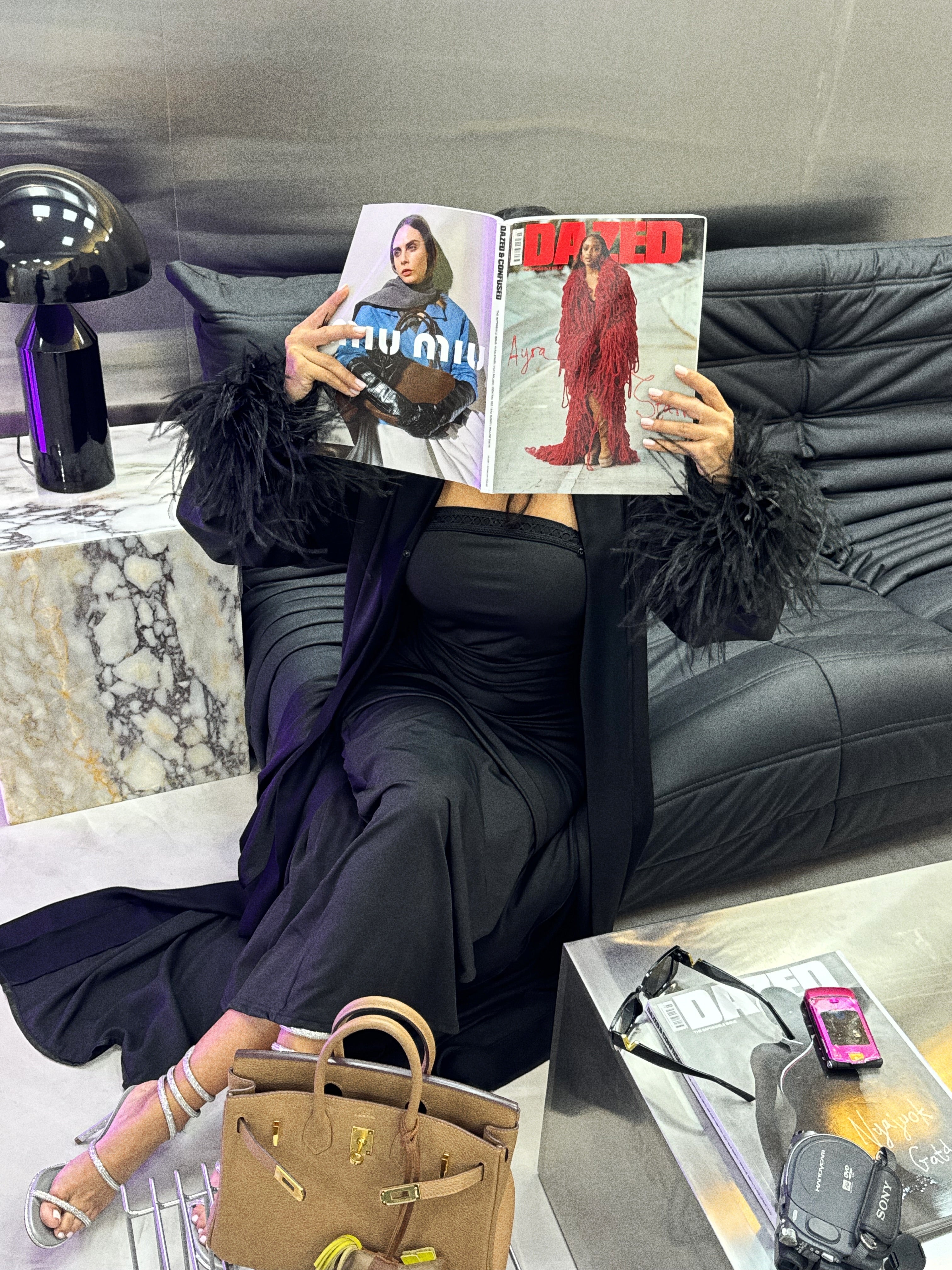 Abaya Black Panther feather sleeve